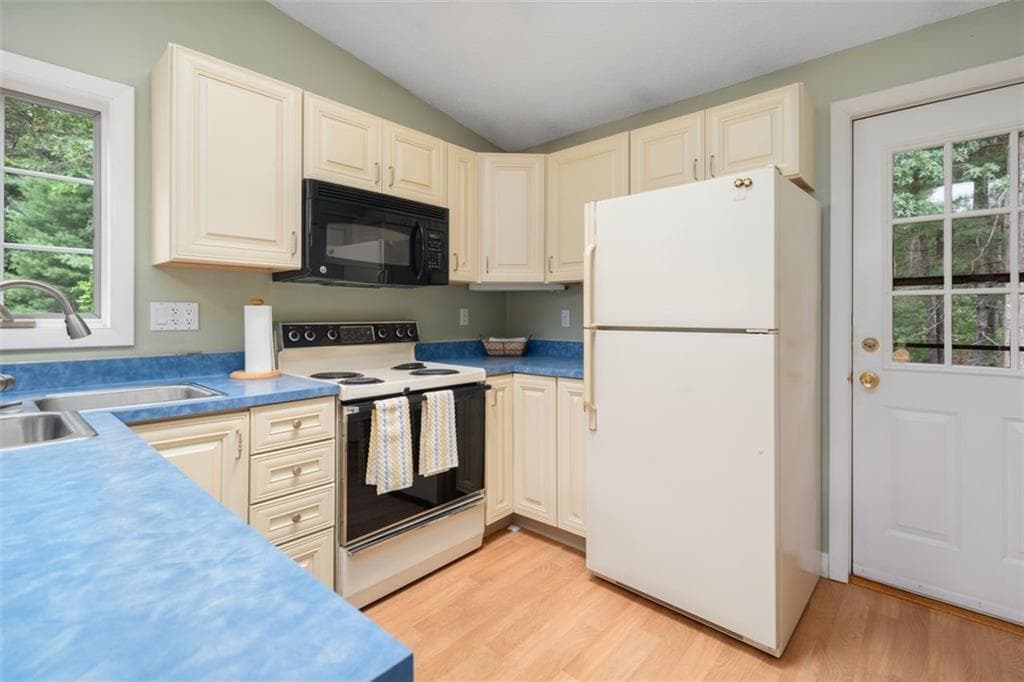 24 White Birch Court photo 11