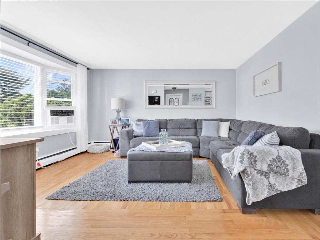 59 N Williams Street photo 5