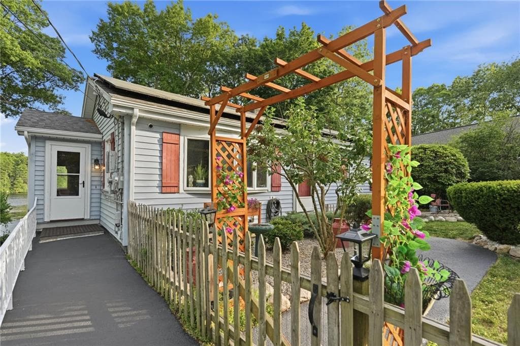 55 Slater Drive photo 4
