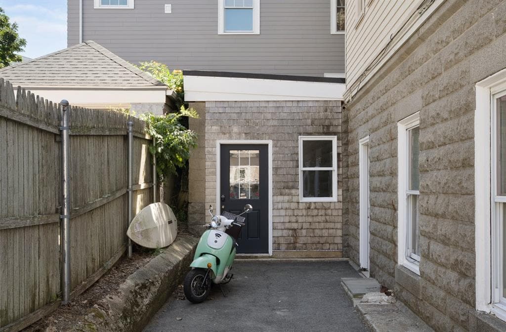 Multi Family at 626 Thames Street, Newport, photo 21 of 22