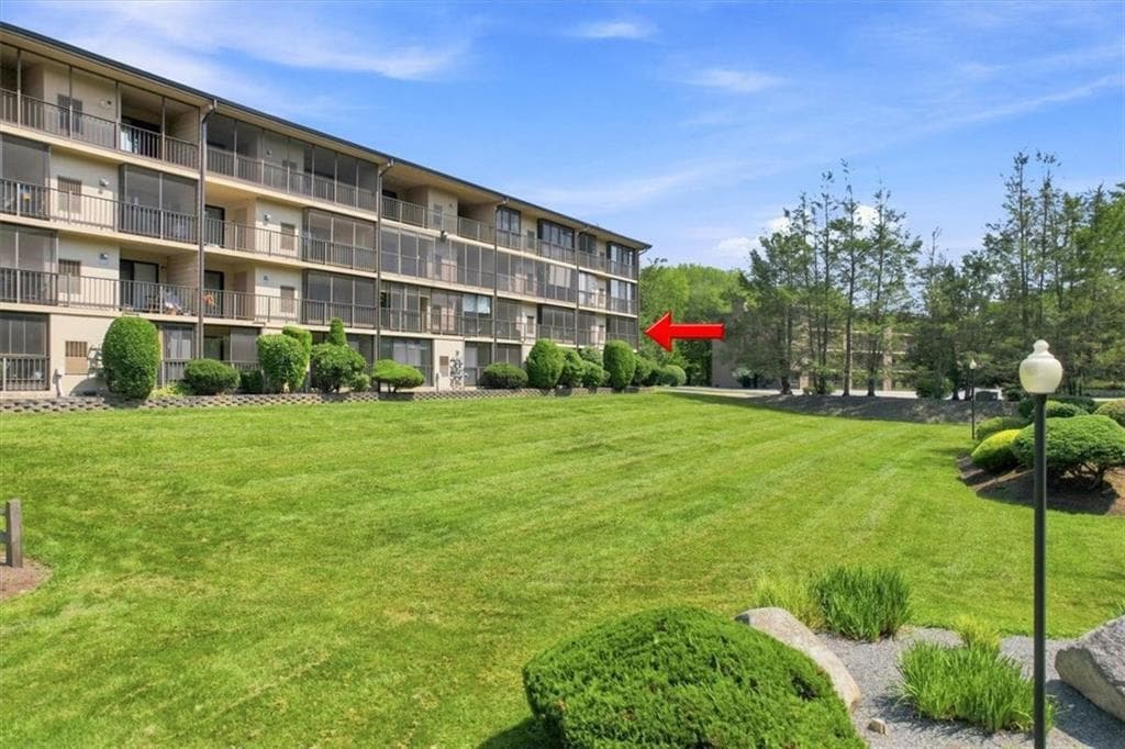 650 East Greenwich Avenue UNIT 5-201 photo 6