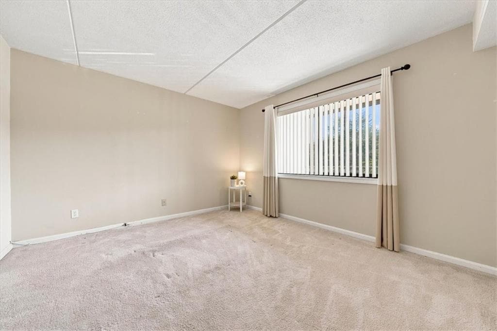 650 East Greenwich Avenue UNIT 5-201 photo 32