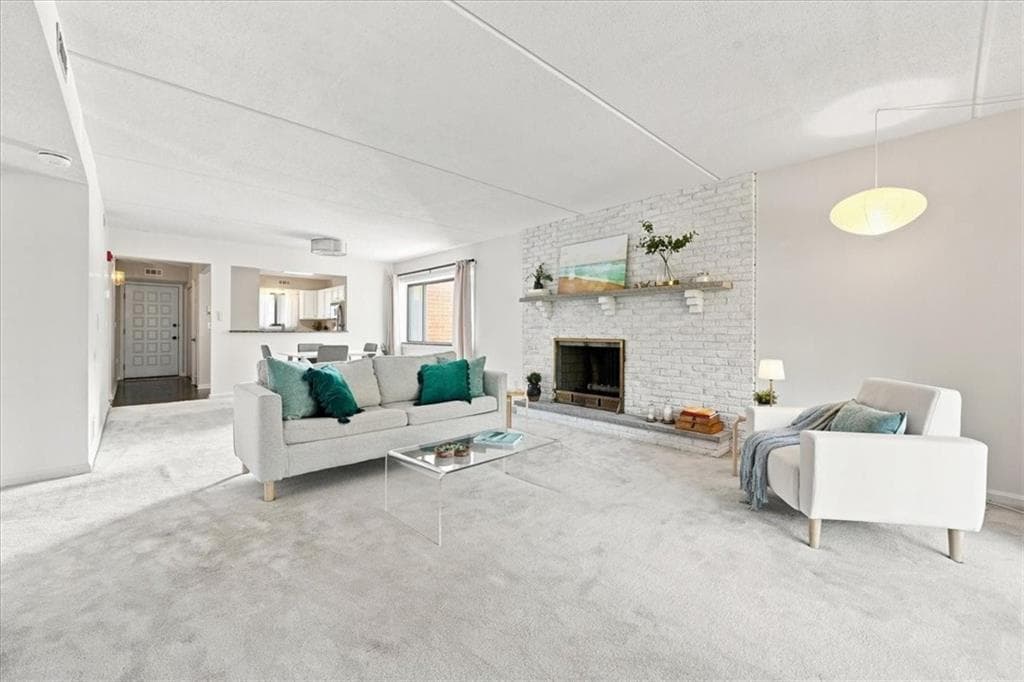 650 East Greenwich Avenue UNIT 5-201