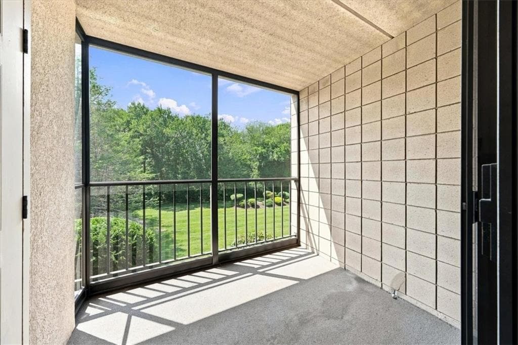 650 East Greenwich Avenue UNIT 5-201 photo 28
