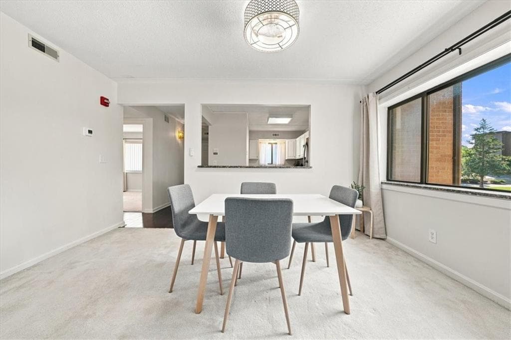 650 East Greenwich Avenue UNIT 5-201 photo 15