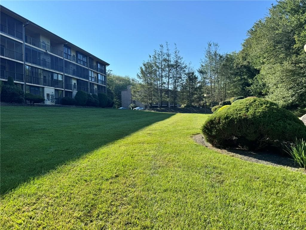 650 East Greenwich Avenue UNIT 5-201 photo 44