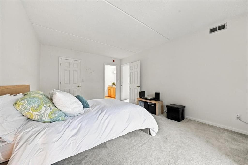650 East Greenwich Avenue UNIT 5-201 photo 25