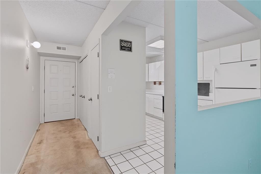 650 East Greenwich Avenue UNIT 7-207 photo 7