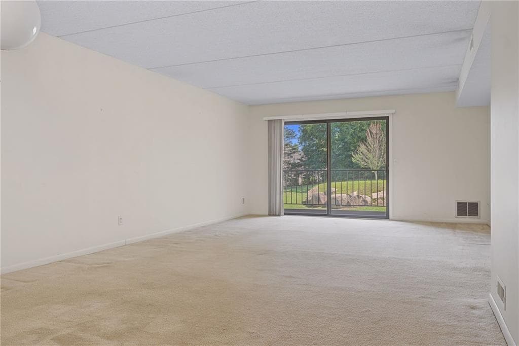 650 East Greenwich Avenue UNIT 7-207 photo 5