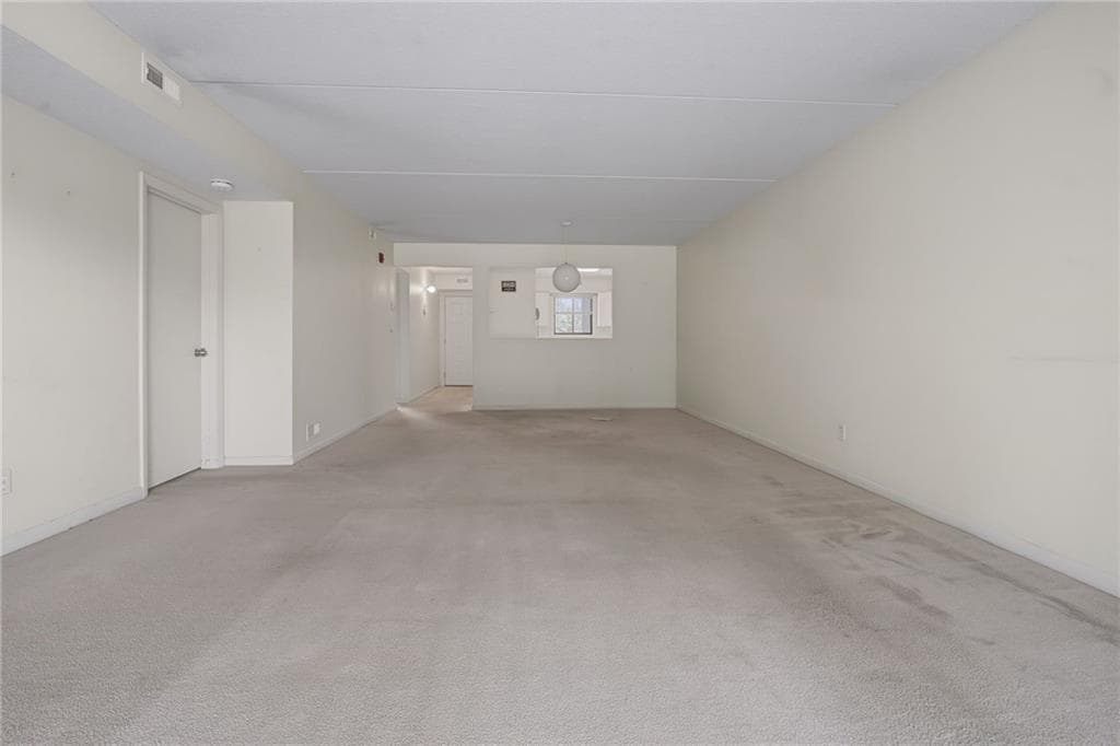 650 East Greenwich Avenue UNIT 7-207 photo 9