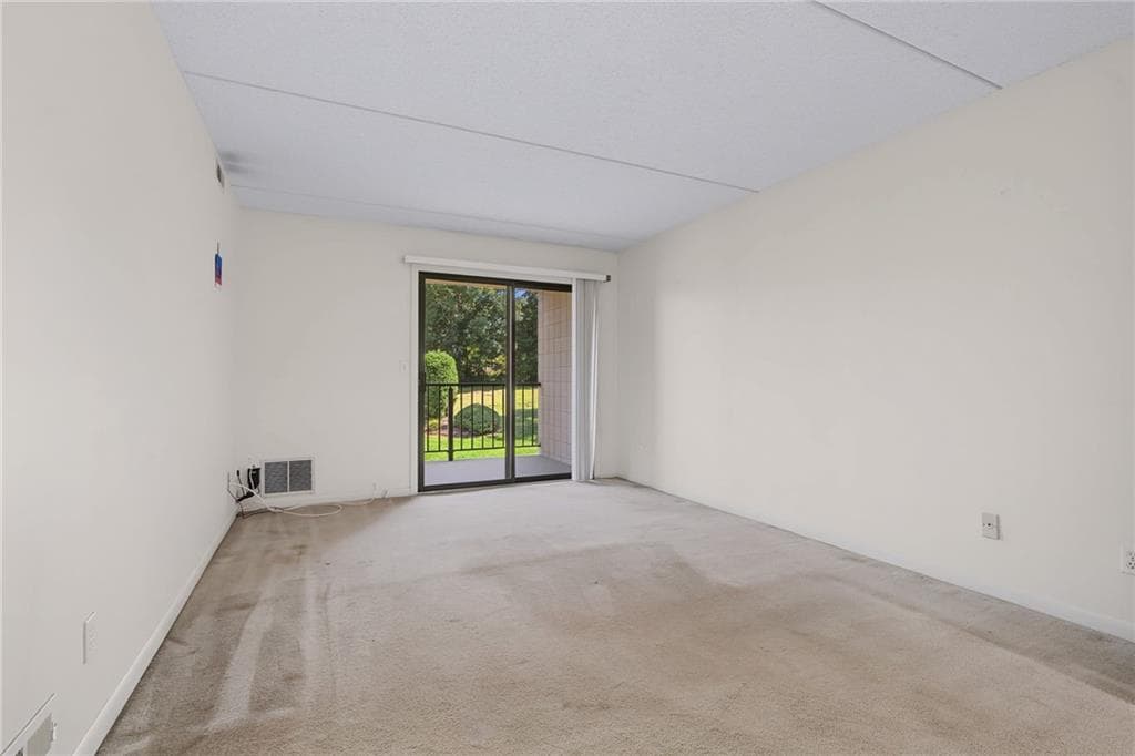 650 East Greenwich Avenue UNIT 7-207 photo 24