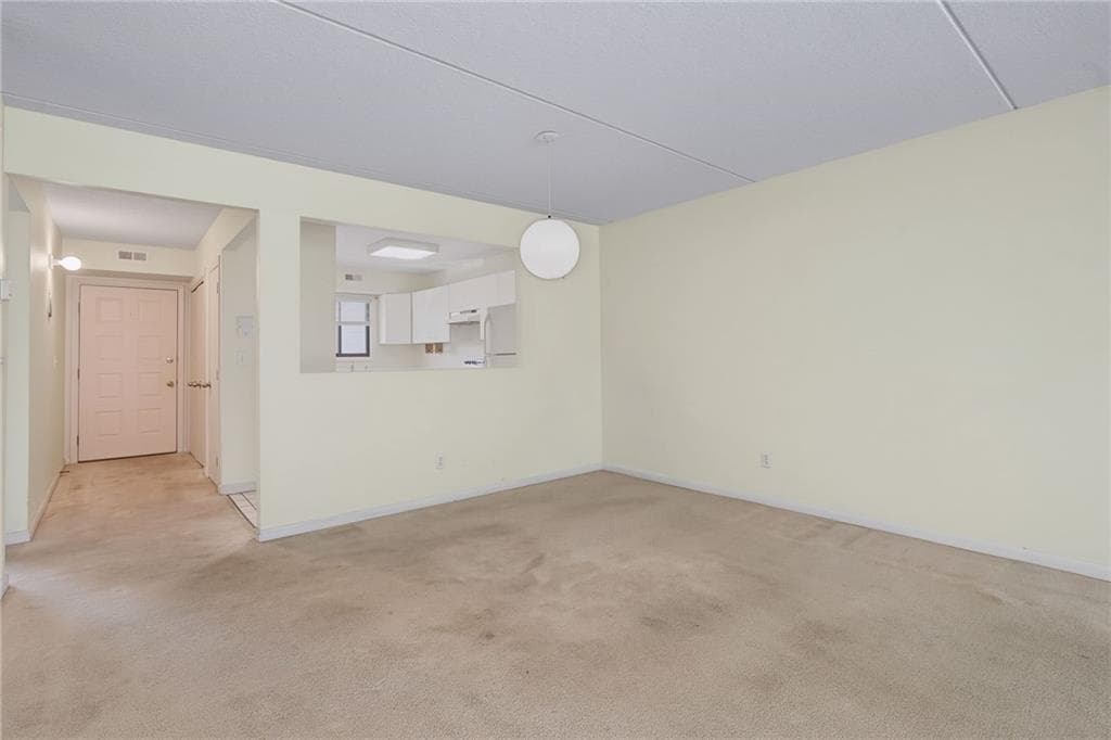 650 East Greenwich Avenue UNIT 7-207 photo 10