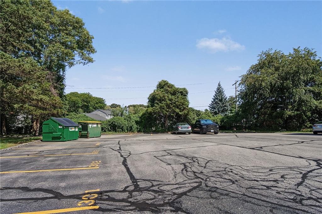 650 East Greenwich Avenue UNIT 7-207 photo 37