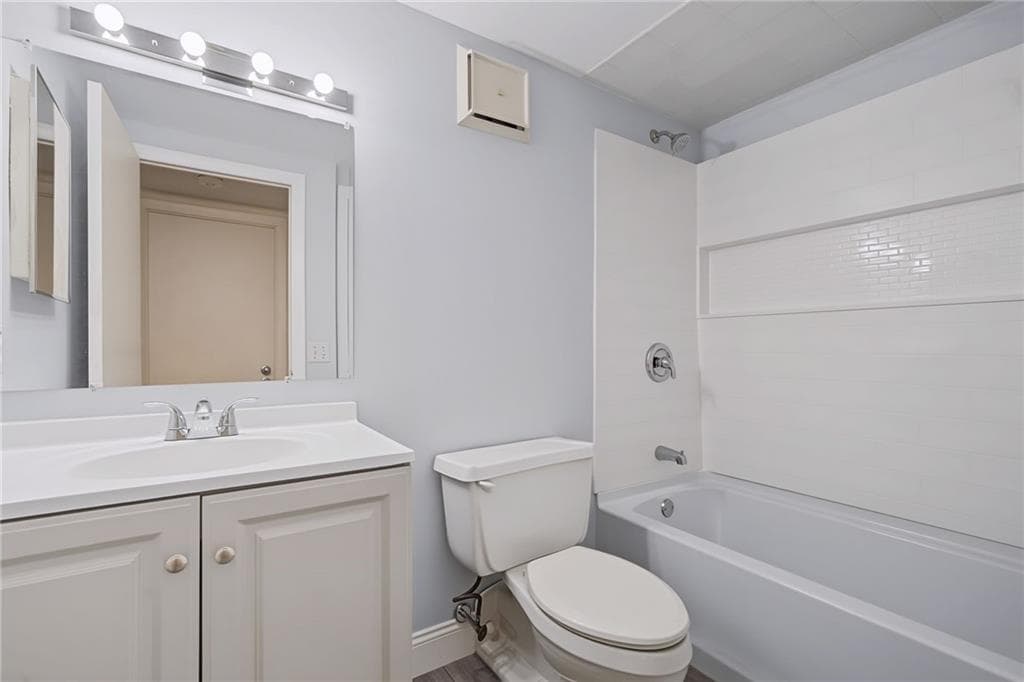 650 East Greenwich Avenue UNIT 7-207 photo 15