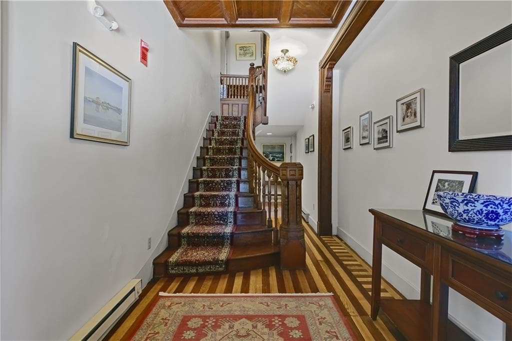 36 Chastellux Avenue UNIT H photo 5