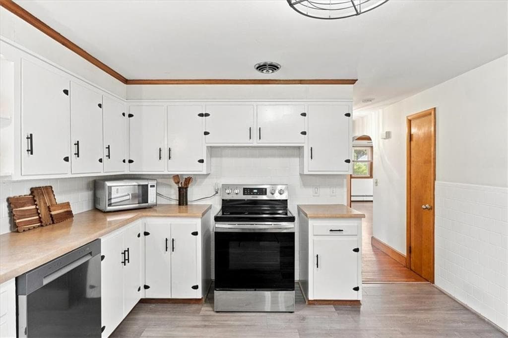 Single Family Residence at 156 Pawtuxet Terrace, West Warwick, photo 20 of 50