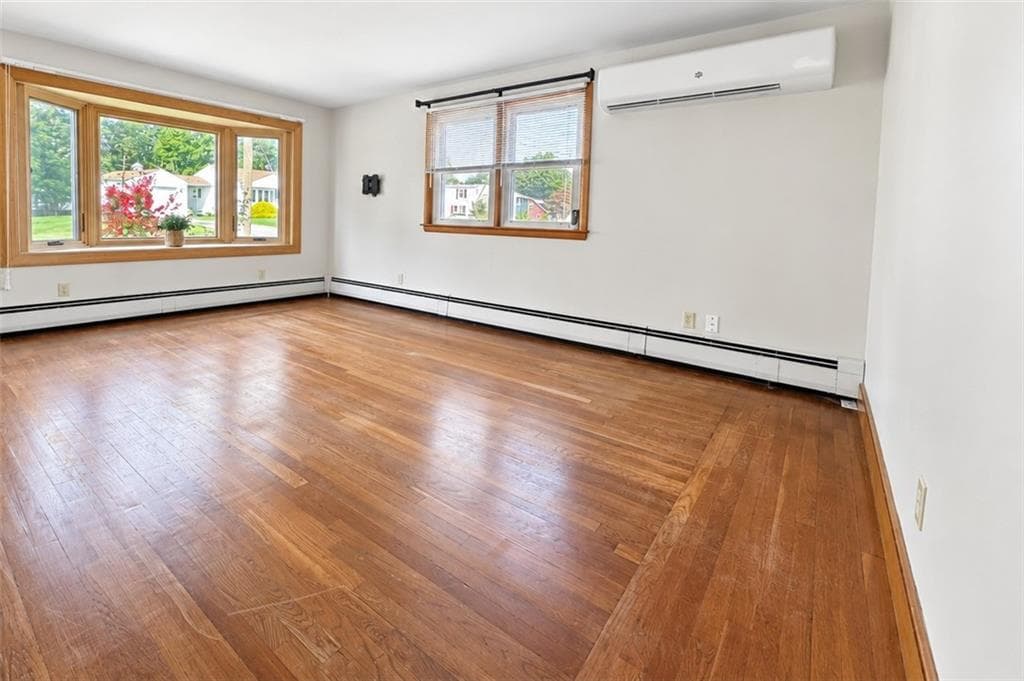 Single Family Residence at 156 Pawtuxet Terrace, West Warwick, photo 10 of 50