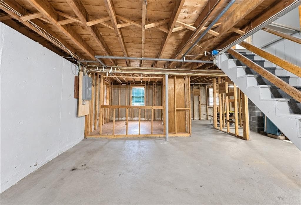 Single Family Residence at 156 Pawtuxet Terrace, West Warwick, photo 33 of 50
