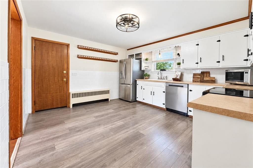 Single Family Residence at 156 Pawtuxet Terrace, West Warwick, photo 18 of 50