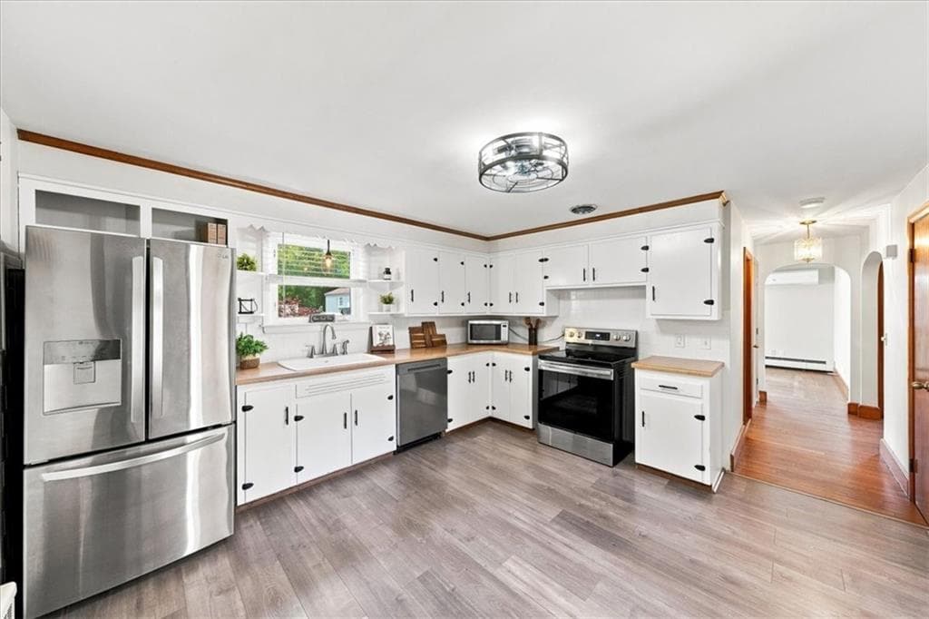 Single Family Residence at 156 Pawtuxet Terrace, West Warwick, photo 15 of 50
