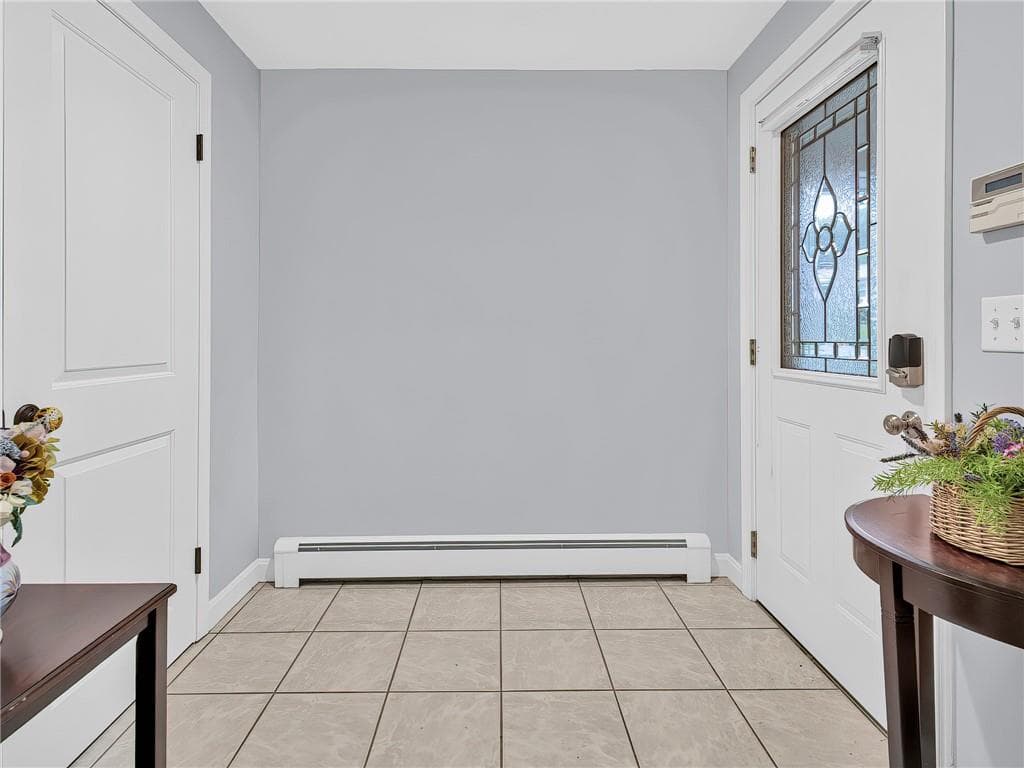 5 Colony Drive photo 2