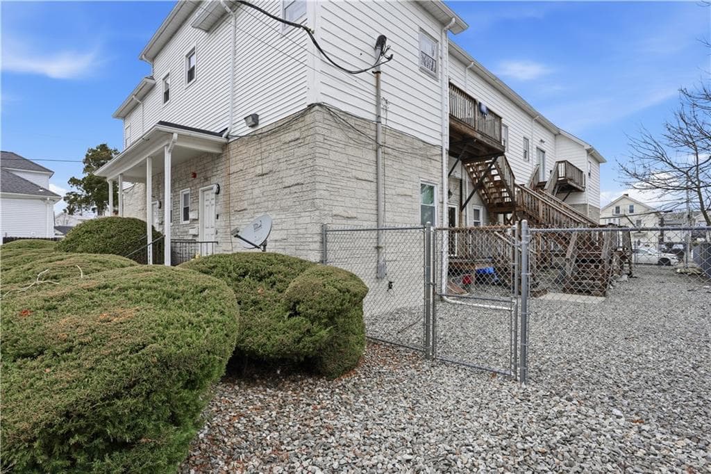 122 126 Lowell Avenue photo 7