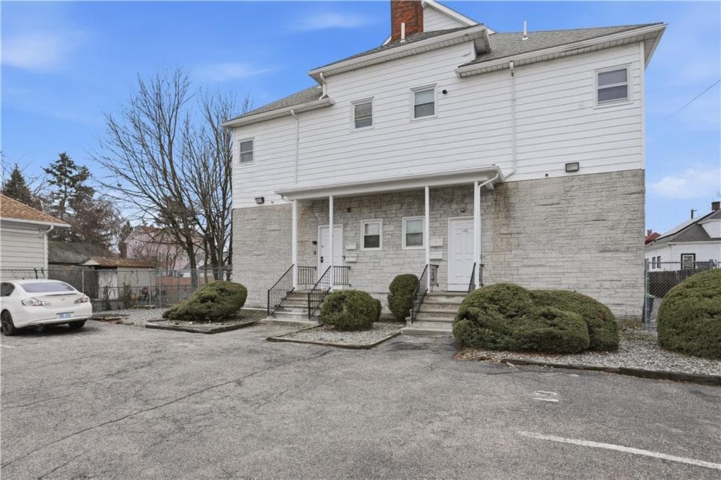 122 126 Lowell Avenue photo 3