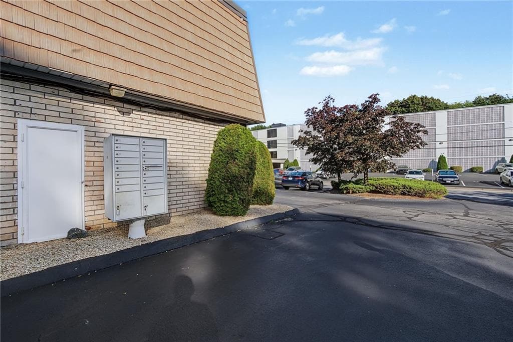 132 Hoffman Avenue UNIT 207 photo 26