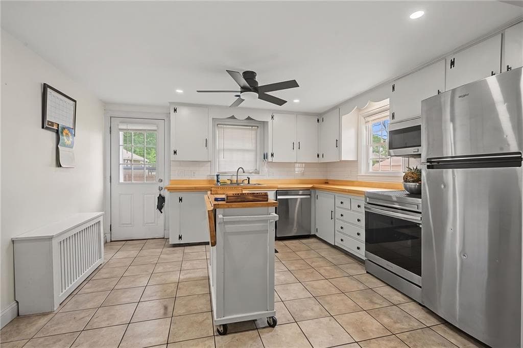 1349 West Shore Road photo 2