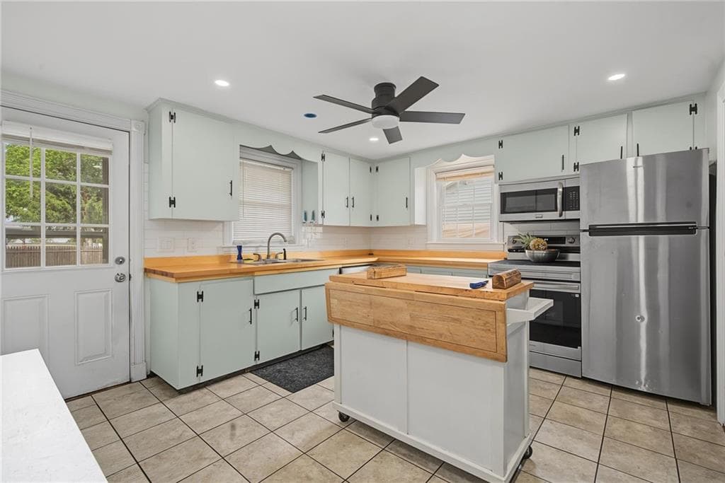 1349 West Shore Road photo 3