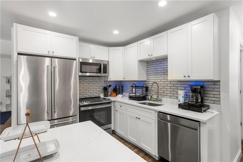 64 Duncan Avenue photo 6