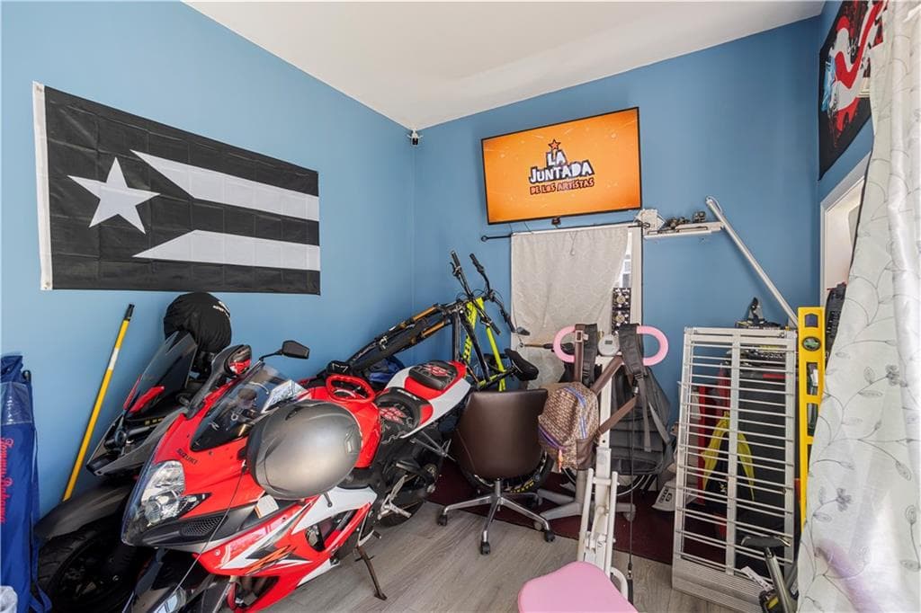 64 Duncan Avenue photo 42