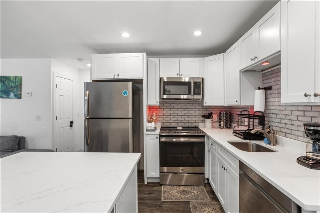 64 Duncan Avenue photo 30