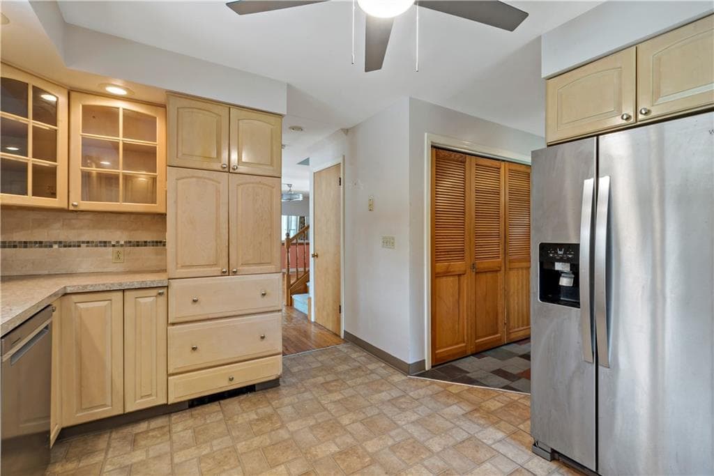 813 South Road photo 6