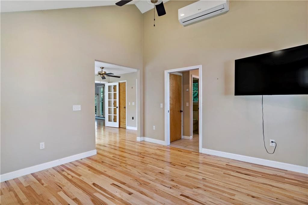 813 South Road photo 17