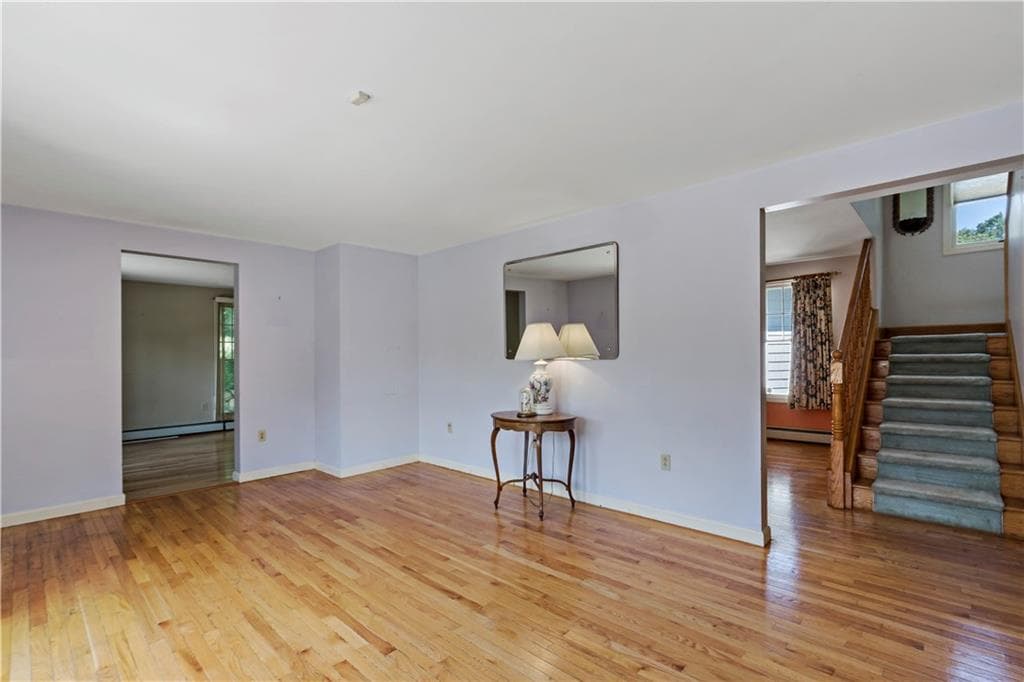 813 South Road photo 9
