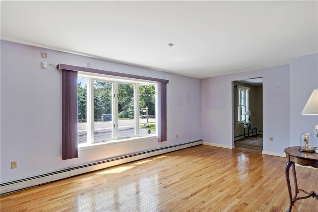 813 South Road photo 10
