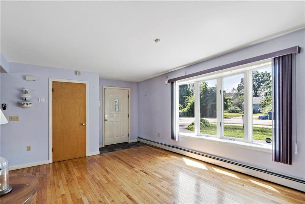 813 South Road photo 11