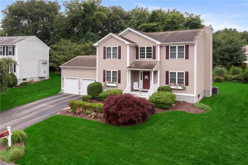104 Birchwood Drive photo 2