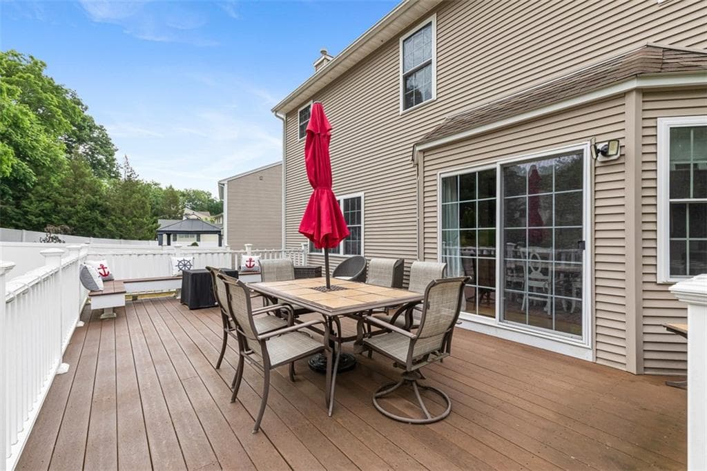 104 Birchwood Drive photo 32