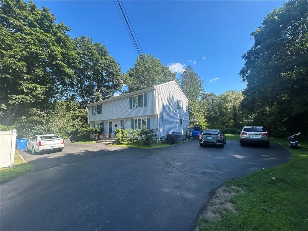 16 18 Manville Avenue photo 2