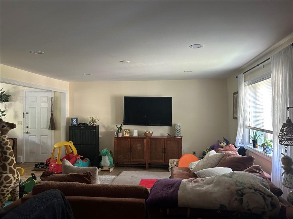16 18 Manville Avenue photo 16