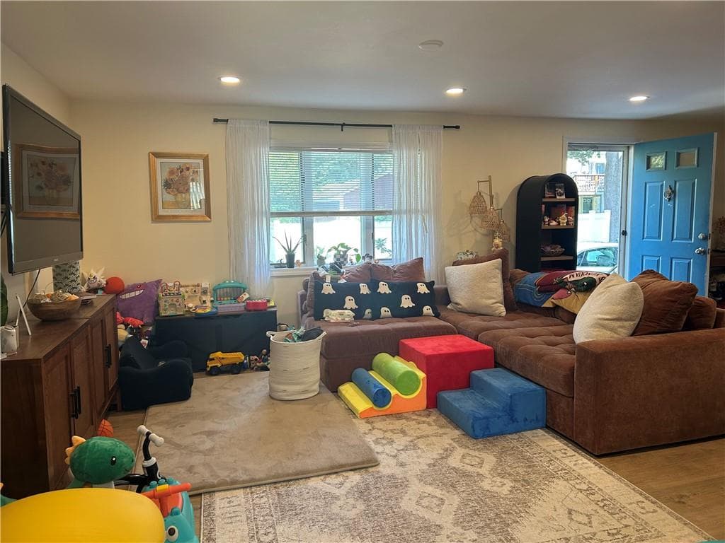 16 18 Manville Avenue photo 15