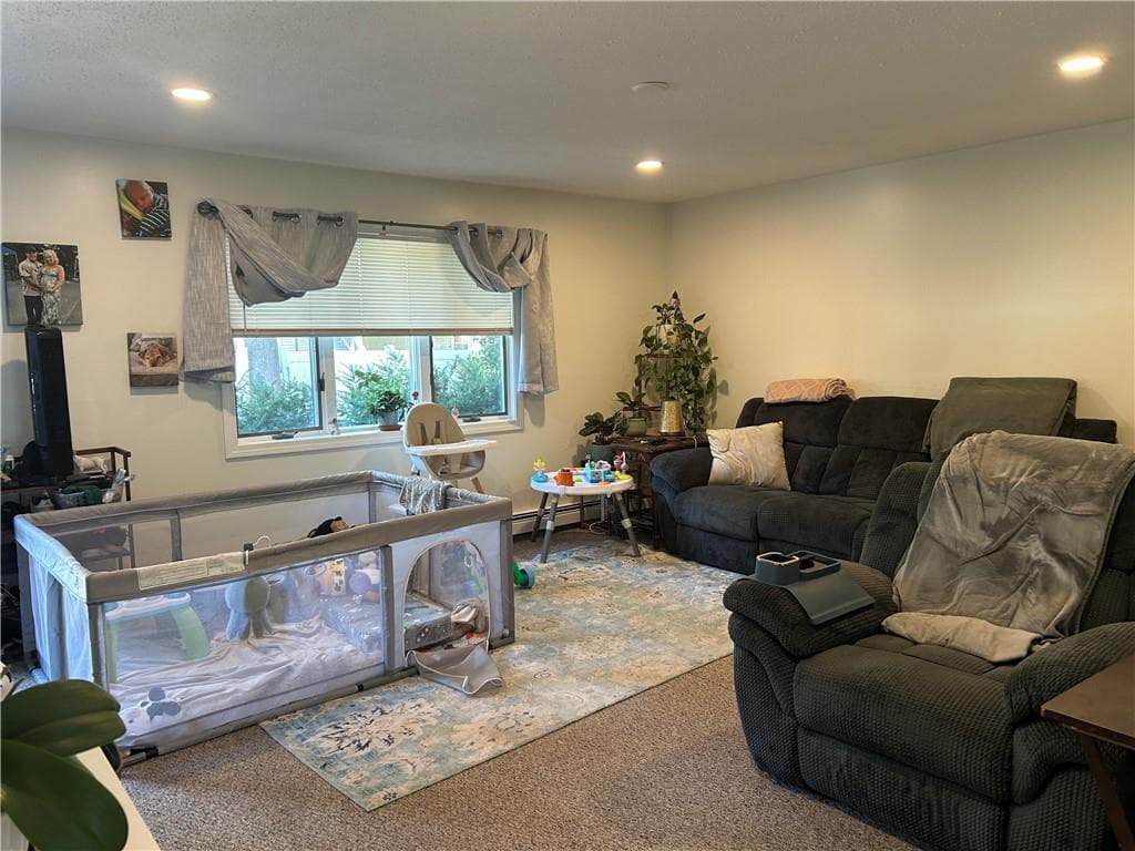 16 18 Manville Avenue photo 4