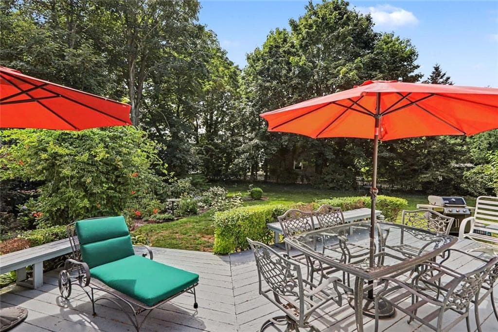 2 Woollett Court photo 42