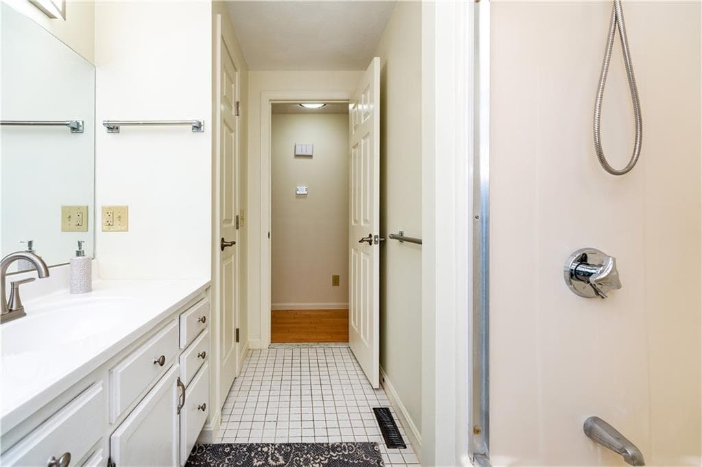 45 Brookdale Boulevard photo 16