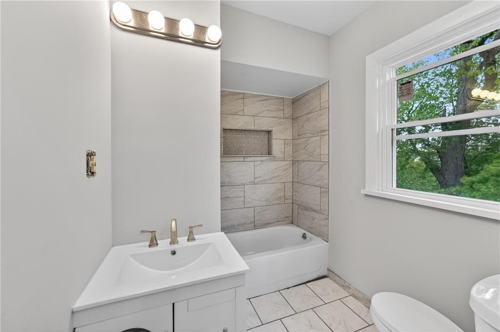 31 Bowdoin Street photo 4