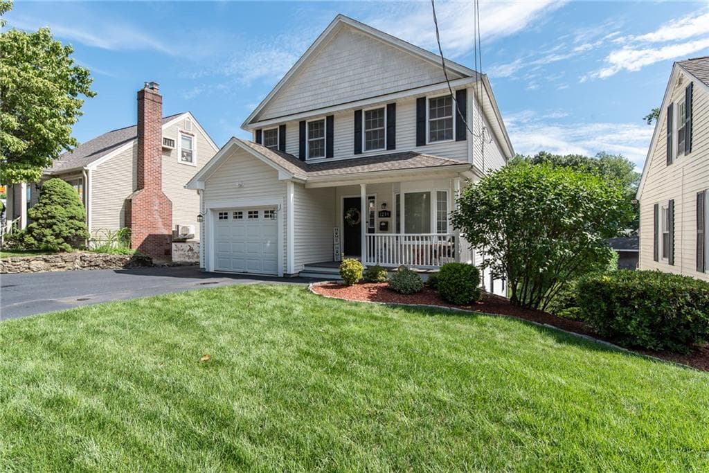 Single Family Residence at 1289 Diamond Hill Road, Woonsocket, photo 2 of 42
