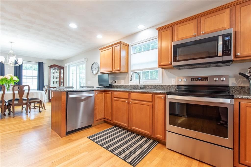 Single Family Residence at 1289 Diamond Hill Road, Woonsocket, photo 14 of 42