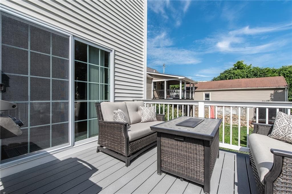 Single Family Residence at 1289 Diamond Hill Road, Woonsocket, photo 19 of 42